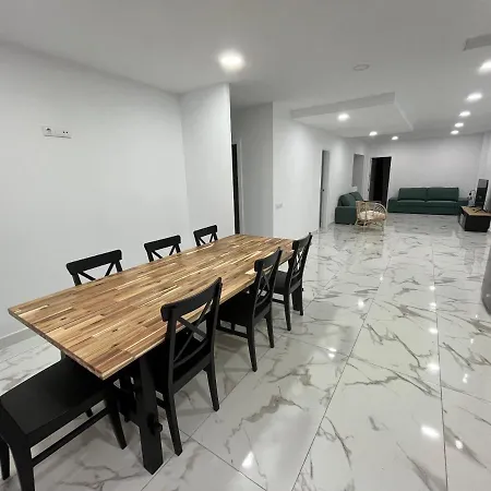 Hola Apartment